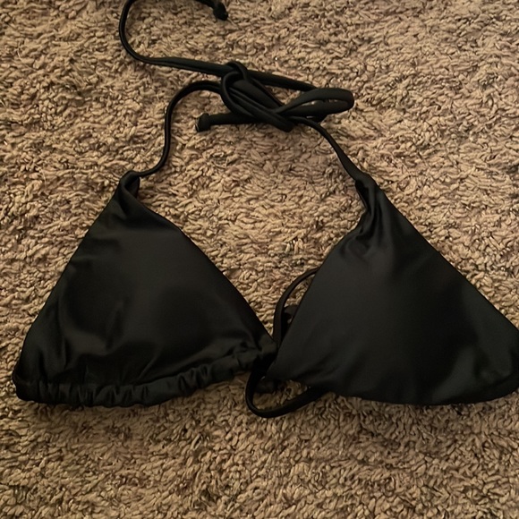 bikinis - Picture 3 of 5